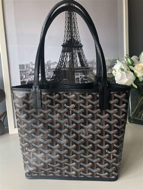 schwarze goyard bag|GOYARD Goyardine Reversible Mini Anjou Black .